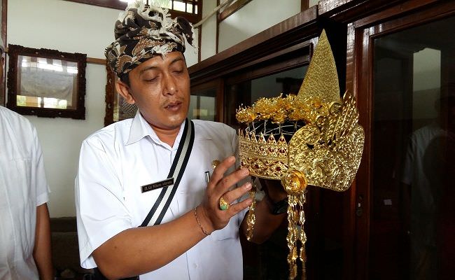rampung-duplikat-mahkota-pangeran-kerajaan-klungkung-segera-dipajang