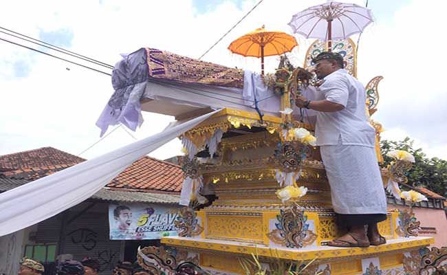 masih-satu-kerabat-jangol-gung-alit-tiyang-bangga-dia-paling-setia