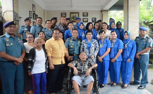 pensiun-berpangkat-peltu-sukses-antarkan-putranya-jadi-perwira-tinggi