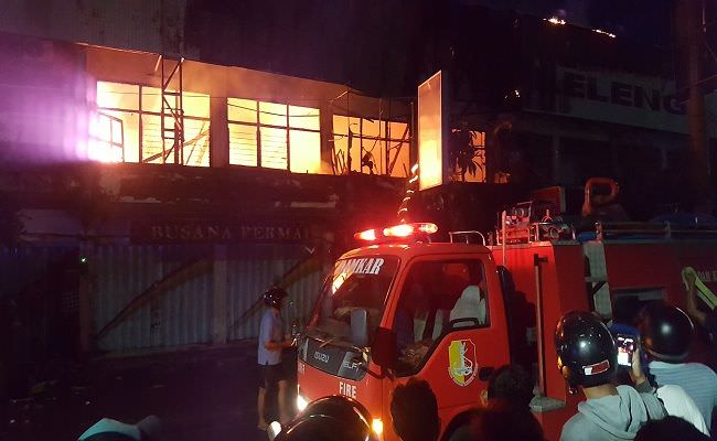 update-pasar-anyar-singaraja-terbakar