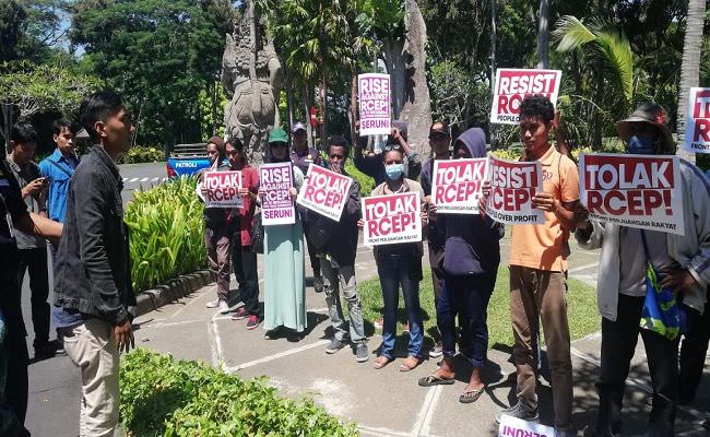 disinyalir-perparah-kemiskinan-pertemuan-rcep-di-bali-didemo