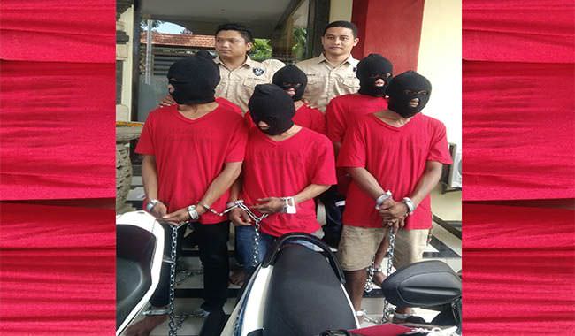 edan-mabuk-berat-enam-pria-sumba-sita-kta-dan-surat-tugas-polisi