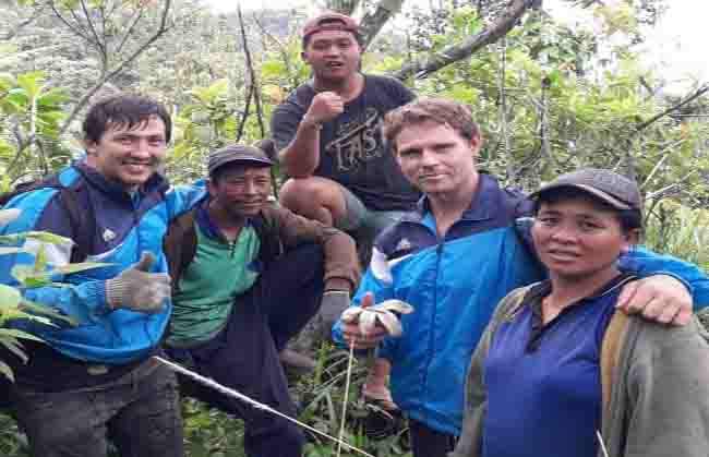 lupa-jalan-turun-pendaki-asal-rusia-kelelahan-di-lereng-gunung-agung