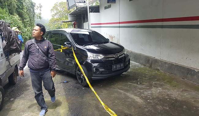 ditikam-didepan-anak-anak-ini-kronologis-satpam-ditusuk-hingga-tewas