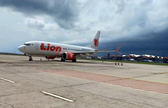mendarat-di-bandara-ngurah-rai-dua-boeing-737-max-8-lion-air-grounded