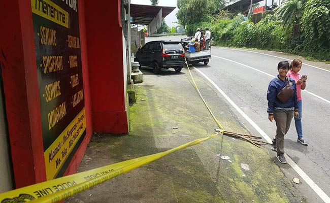 sadis-cekcok-dengan-pengendara-mobil-pemotor-tewas-dibunuh