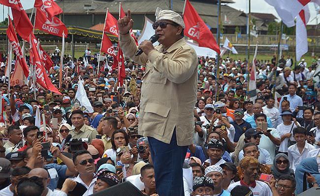 tak-percaya-survei-prabowo-yang-penting-kami-ada-di-hati-rakyat