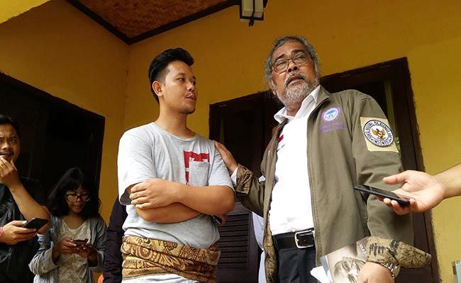 tuntut-ipung-minta-maaf-ashram-sebut-arist-merdeka-tak-tahu-apa