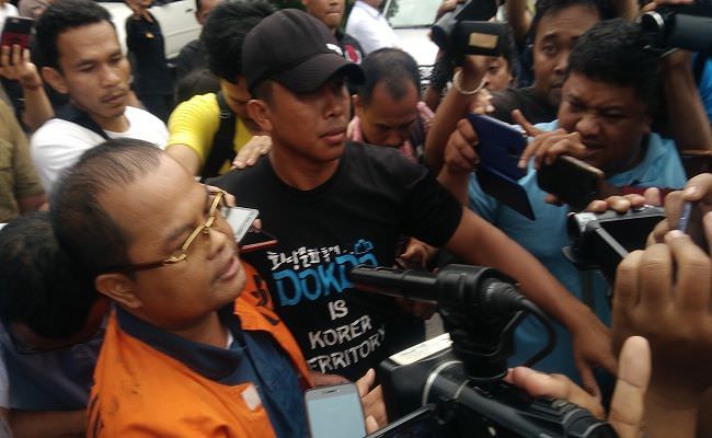 dijebloskan-ke-sel-ketua-kadin-masih-sempat-teriak-prabowo-presiden