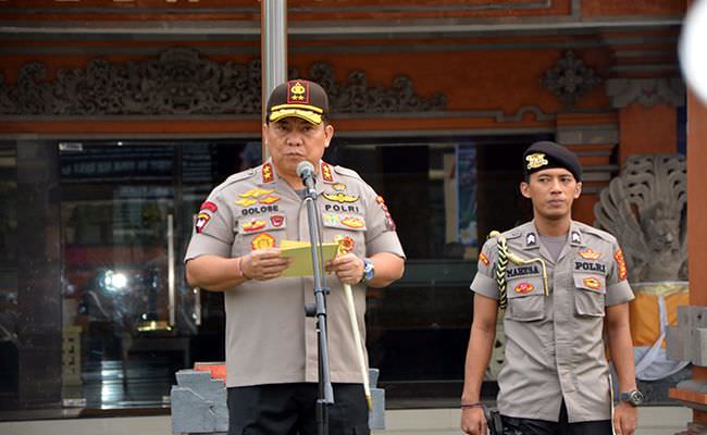 jenderal-petrus-minta-semeton-bali-tak-berkendara-memakai-udeng