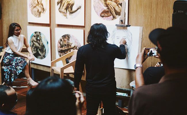 gus-purwa-dan-artotel-sanur-gelar-pameran-lukisan-berjudul-awak