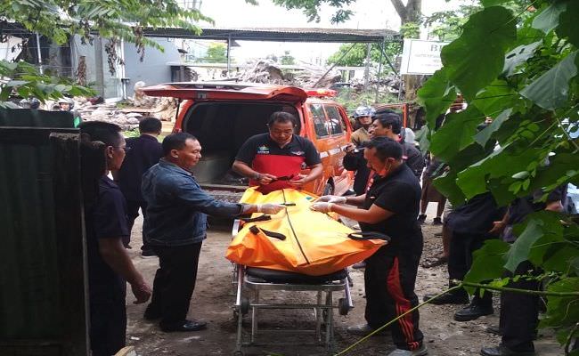 heboh-loncat-dari-lantai-empat-turis-perancis-tewas-mengenaskan