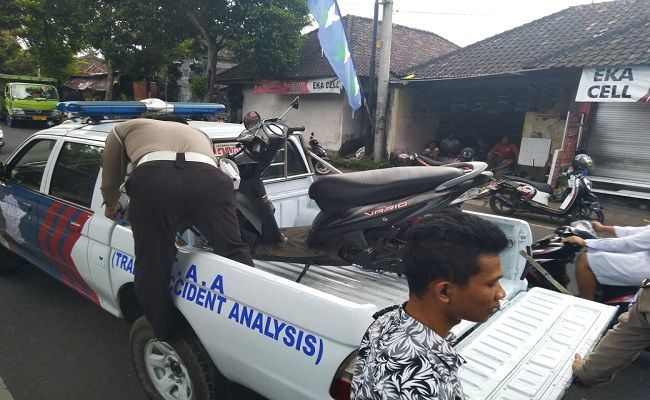 nabrak-tak-berhenti-taruna-malah-ngebut-seret-motor-puluhan-meter