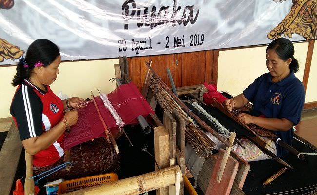 perajin-tenun-klungkung-mulai-tinggalkan-cagcag