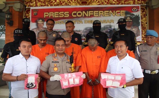 tangkap-4-kurir-polisi-amankan-7-ons-lebih-sabu