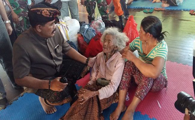 bupati-akan-putihkan-hutang-pengungsi-gunung-agung-di-rsud-klungkung
