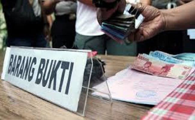 hot-news-terlibat-pungli-kepala-pasar-kumbasari-ditangkap