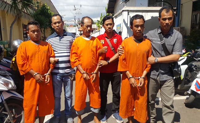 omg-ayah-anak-keroyok-tetangga-curiga-korban-selingkuhi-menantunya