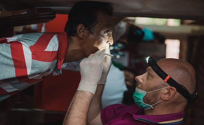 duh-32-warga-asing-gelar-baksos-ilegal-dinkes-buleleng-tutup-mata