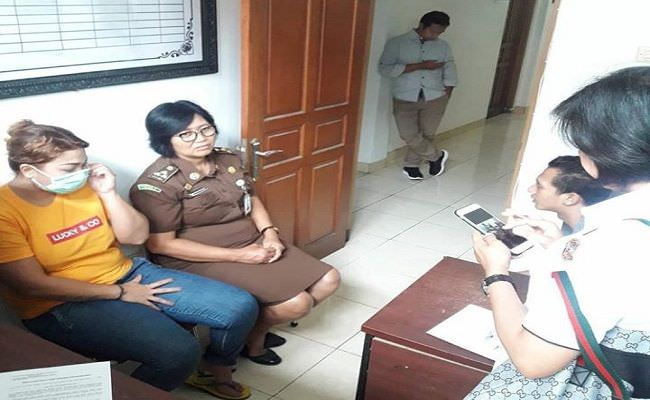 kejam-majikan-penyiram-pembantu-dengan-air-panas-segera-diadili