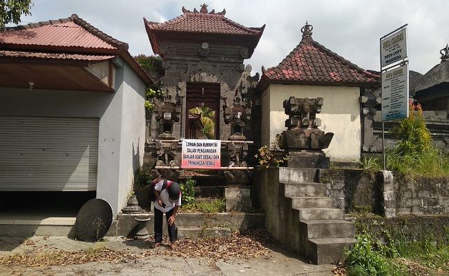koperasi-triwangsa-sebali-bangkrut-nasabah-segel-rumah-ketua-koperasi