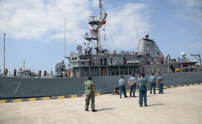lanal-denpasar-terjunkan-satu-pleton-prajurit-dan-kal-catamaran