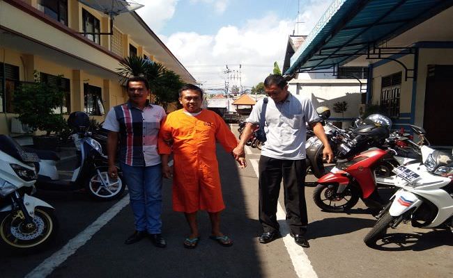 lebih-jegeg-dari-istri-birahi-karena-korban-suka-pakai-daster-terbuka