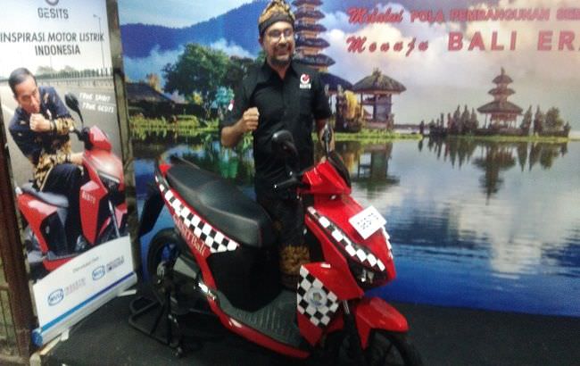 banderol-gesit-rp-25-juta-wika-kaji-bangun-pabrik-motor-di-jembrana