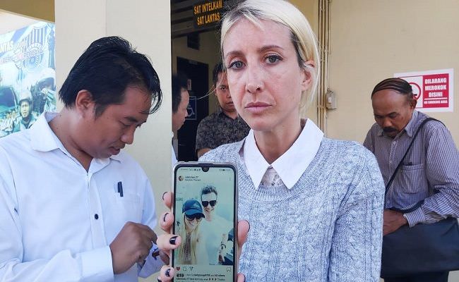 culik-dua-balita-di-hotel-cewek-amerika-polisikan-bule-australia