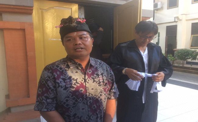dituntut-35-tahun-sebut-jadi-kambing-hitam-tuntut-keadilan