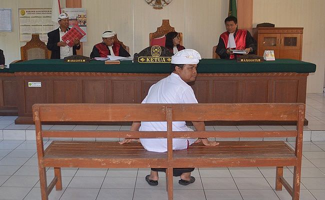gress-divonis-2-tahun-gung-alit-eks-kadin-bali-masih-kader-gerindra