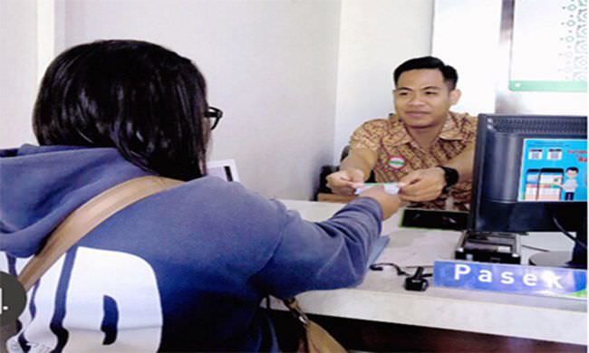 jadi-frontliner-bpjs-pasek-utamakan-senyum-saat-layani-peserta