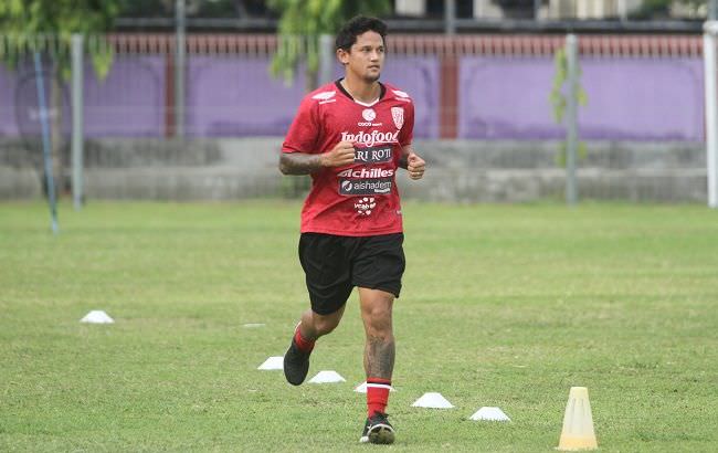kaget-terima-panggilan-coach-simon-irfan-langsung-tebar-pujian