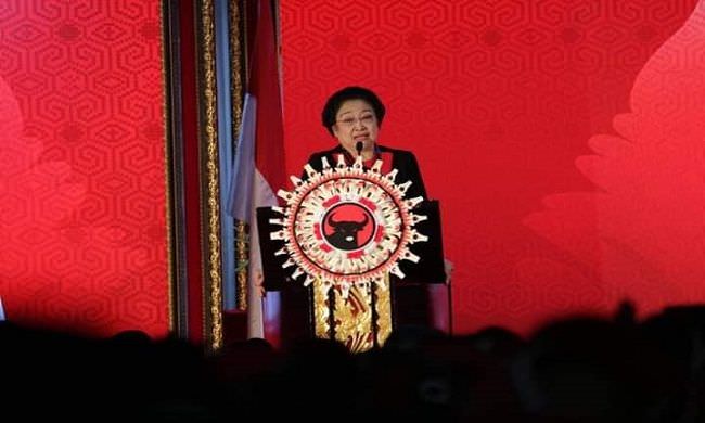 mega-minta-jatah-menteri-lebih-dari-4-jawaban-jokowi-bikin-lega-pdip