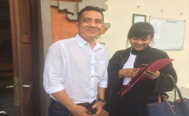 ngaku-bisnis-jual-diri-bikin-jaksa-dan-hakim-tertawa-cekikikan