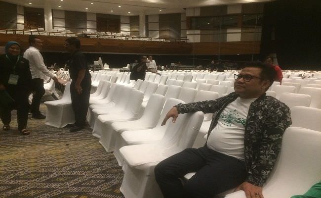 pasukan-lebah-dan-ketua-umum-partai-kumpul-di-muktamar-pkb-di-bali
