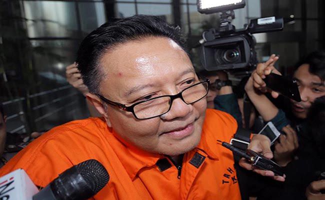 resmi-tersangka-tak-dapat-bantuan-hukum-dhamantra-tinggal-dipecat