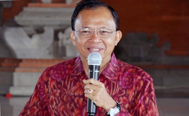 tegas-gubernur-koster-minta-reklamasi-pelabuhan-benoa-dihentikan