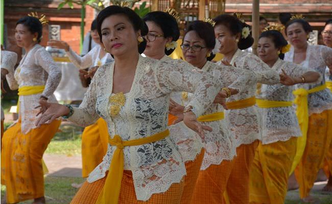 bisa-bertambah-ini-daftar-127-tari-sakral-yang-dilarang-dipentaskan
