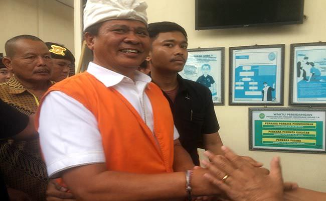 jadi-pesakitan-sudikerta-saya-orang-taat-hukum-saya-tidak-korupsi