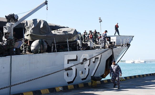 jemput-pasukan-pengaman-perbatasan-kri-teluk-manado-537-tiba-di-bali