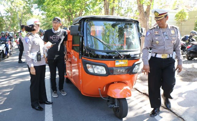 kelayapan-di-jalan-raya-kendaraan-roda-tiga-ikut-diincar-saat-razia