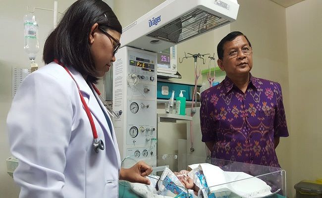 kondisi-bayi-berkaki-bertangan-empat-tak-stabil-ini-kata-tim-medis