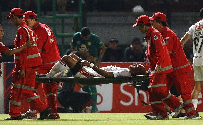 terkapar-di-lapangan-begini-kondisi-terbaru-bek-tangguh-bali-united