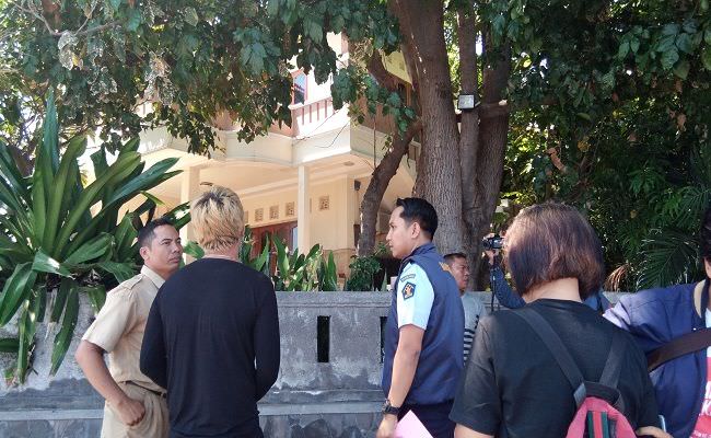 turis-asing-usir-warga-lokal-imigrasi-pertimbangkan-deportasi-roussel