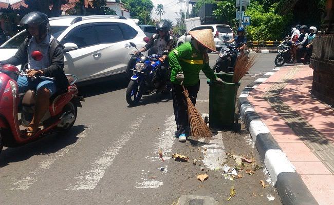 denpasar-kota-termakmur-4-tahun-gaji-tukang-sapu-di-bawah-umk