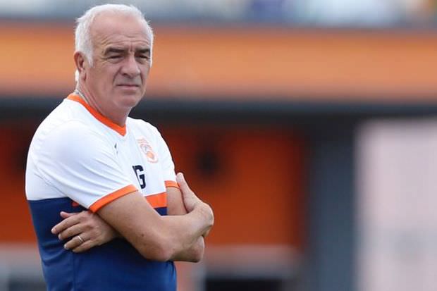 jelang-kontra-bali-united-gomez-ingatkan-pemain-jaga-konsentrasi