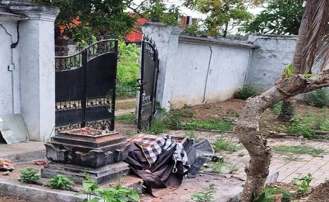 pelinggih-dirusak-bule-denmark-polisi-lambat-respons-ini-kata-korban
