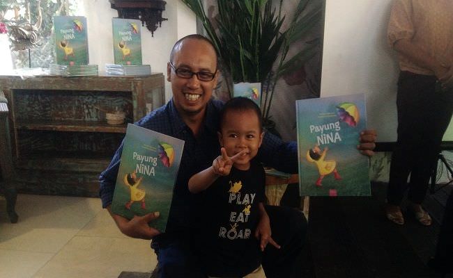 payung-nina-angkat-cerita-anak-maumere-diterbitkan-di-empat-negara