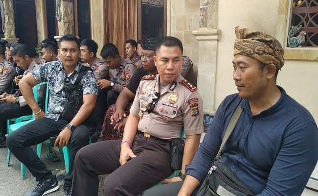 tak-punya-firasat-keluarga-syok-semasa-hidup-gemar-buat-handicfraft